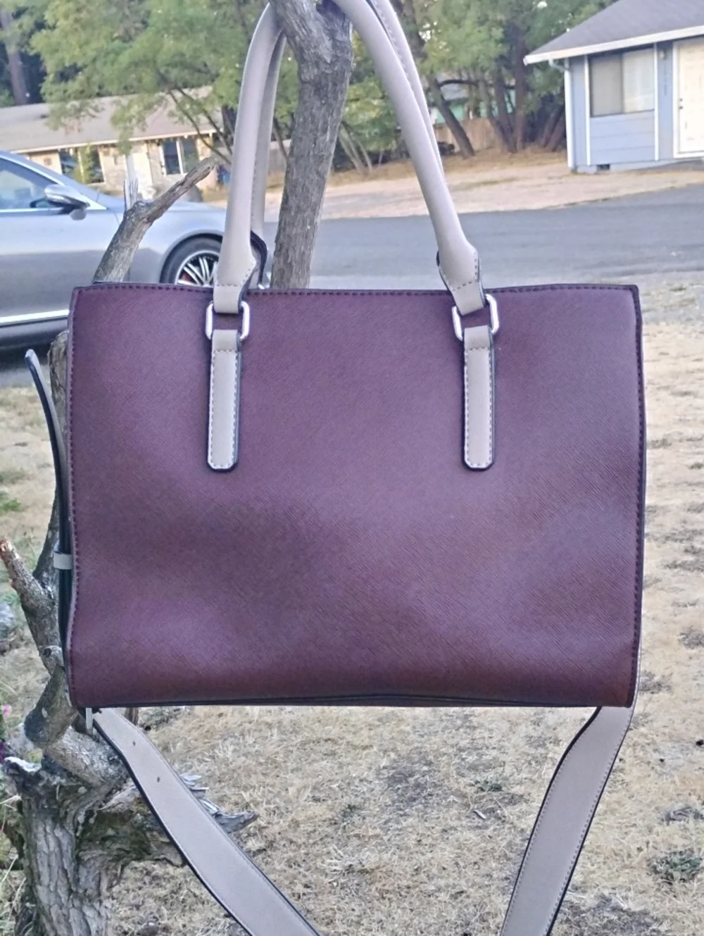 Guess elegant satchel